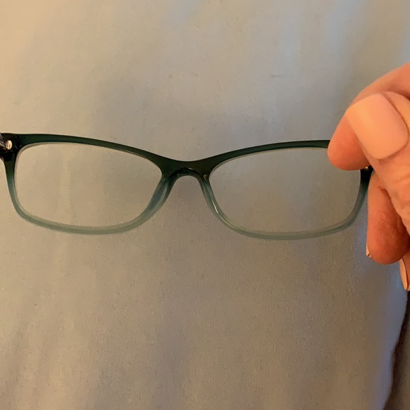 Vera Wang eyeglasses frames, soft eyeglass case included - Picture 7 of 11